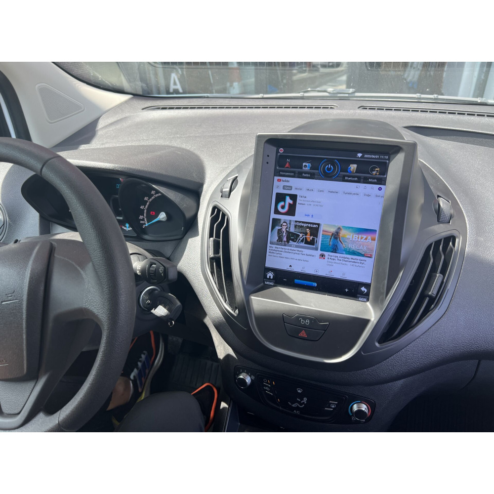 FORD COURİER-KURYE TESLA MULTİMEDYA CARPLAY-AND AUTO 6+64GB