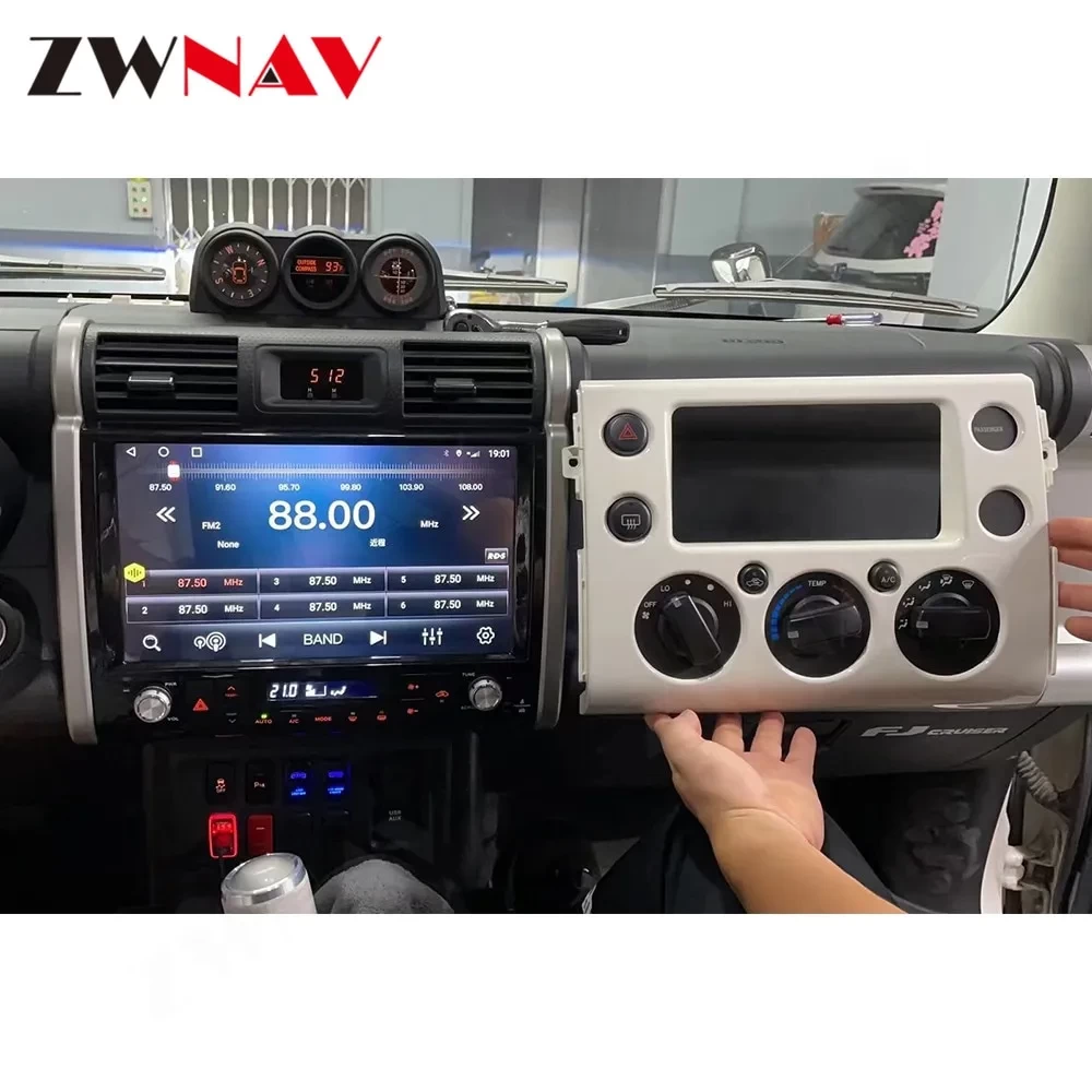 Toyota FJ Cruiser (2007-2021) İçin 13.3 İnç QLED Ekranlı Android Multimedya Sistemi