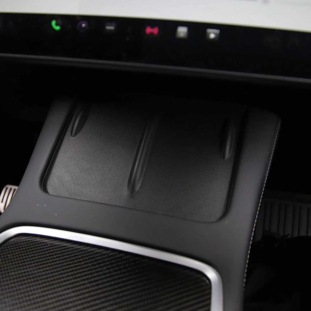 Tesla Model Y 2019-2024 Şarj Kesme Pedi