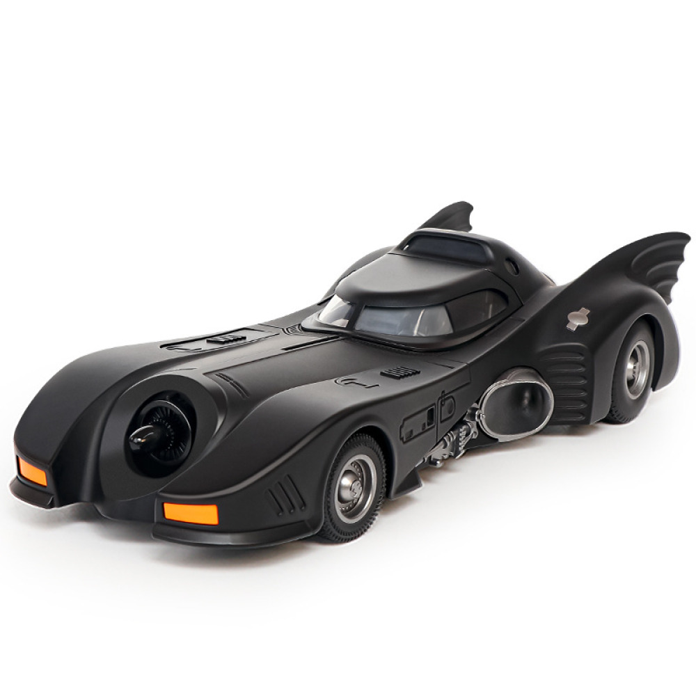 Black Mamba 1/18 Batmobile – Gotham’ın Karanlık Gücü ve Dev Ölçekli Metalik Tasarım Diecast Koleksiyonunuzda
