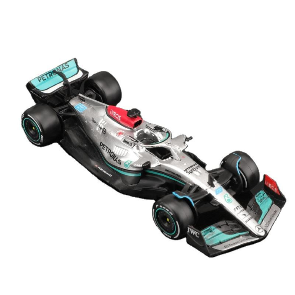Bburago 1/43 Mercedes-AMG F1 W13 (#44 Hamilton & #63 Russell) Diecast Gümüş Okların Radikal Tasarımı ve Mühendislik Devrimi