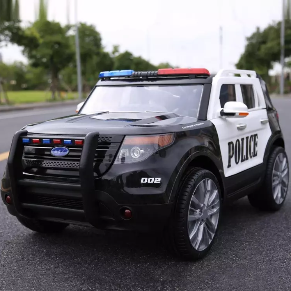 12V Police Patrol Sedan - Gerçekçi Siren ve Megafor Sistemli, Mavi-Kırmızı Çakarlı, 2.4G Uzaktan Kumandalı ve Bluetooth Bağlantılı Premium Akülü Polis Aracı
