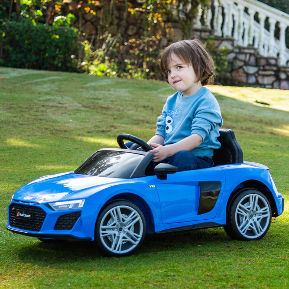 Audi R8 Spyder 12V - Keskin LED Farlı, Sideblade Detaylı, 12V Çift Motorlu ve Lisanslı Akülü Audi