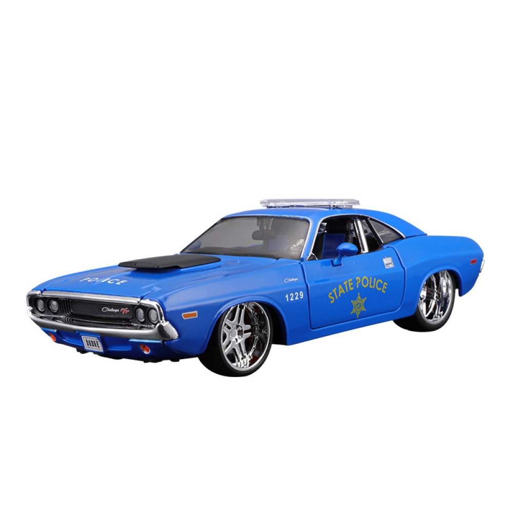 Bburago 1/24 1970 Dodge Challenger R/T – Amerikan Klasik Kasının ve Metalik Gücün Diecast Zirvesi